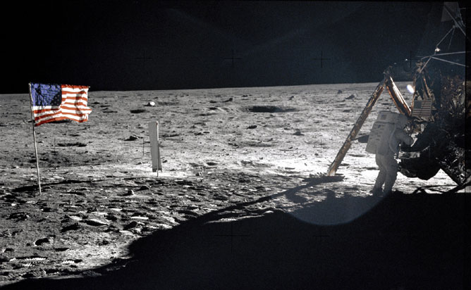 62297main_neil_on_moon_full