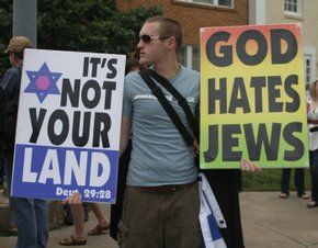 Westboro-baptist-protesters